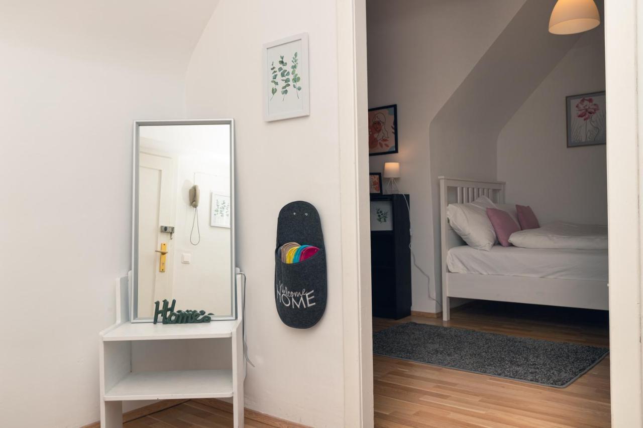 Milky Way Top Floor 2-Bedroom Apartment Air Condition Bécs Kültér fotó